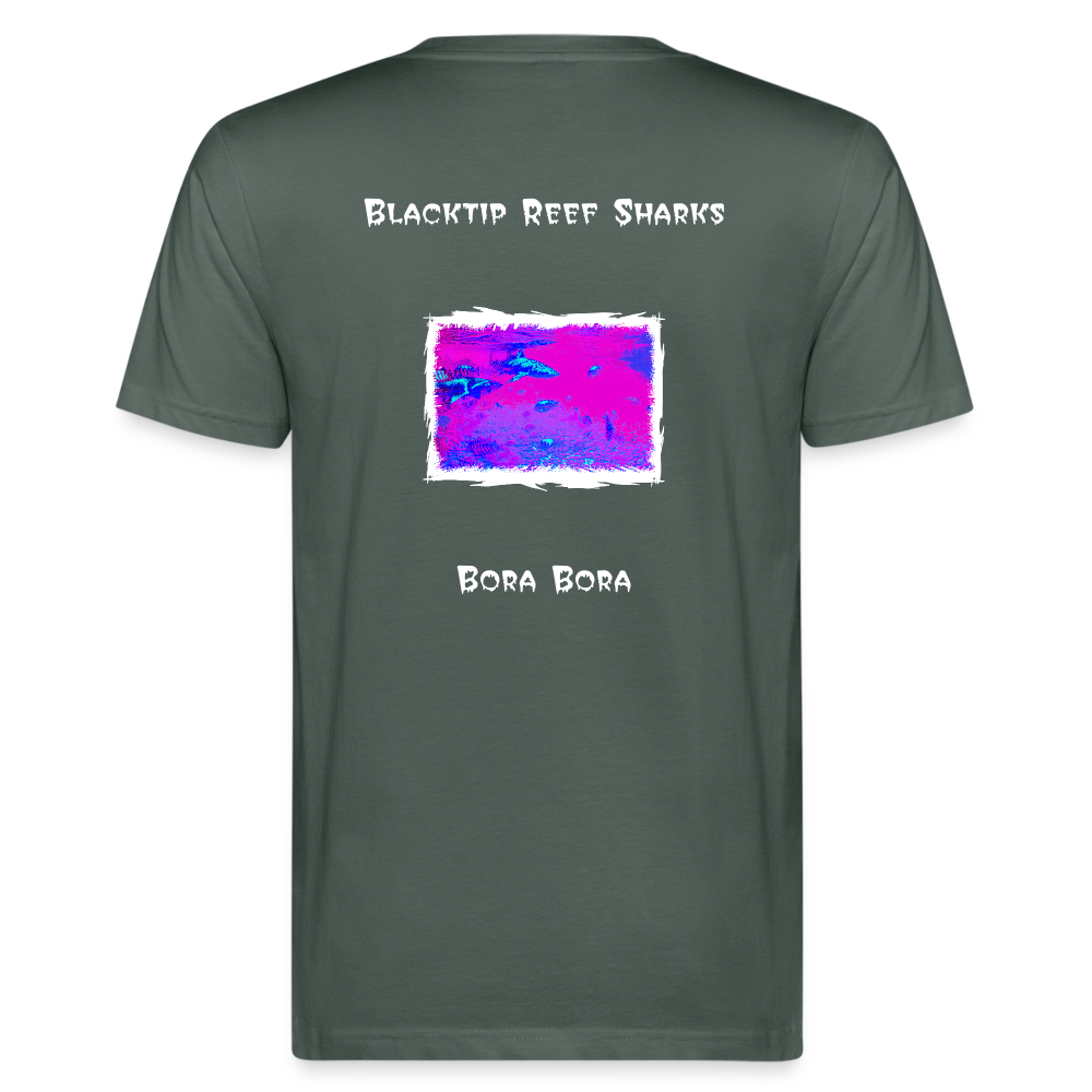 21.09.23 Taijn Torijn "Blacktip Reef Sharks - Bora Bora" - Männer Bio-T-Shirt - Graugrün