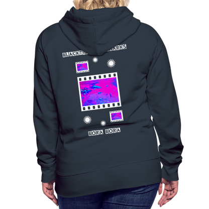 08.11.23 Taijn Torijn "Blacktip Reef Sharks - Bora Bora" - DAMEN Premium Hoodie Purple - Navy