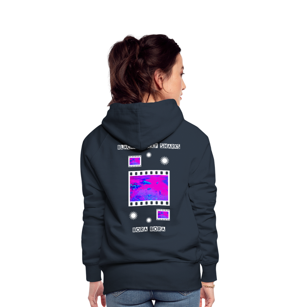 08.11.23 Taijn Torijn "Blacktip Reef Sharks - Bora Bora" - DAMEN Premium Hoodie Purple - Navy